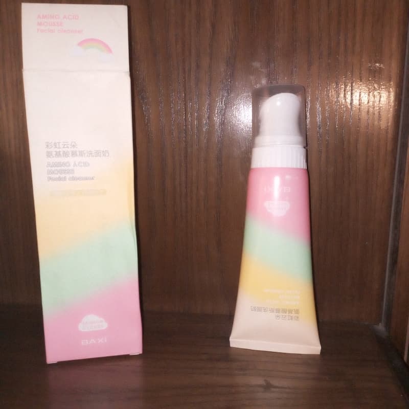 Rainbow 🌈 clouds Amino Acid Mousse facial cleanser

Brush cleansing